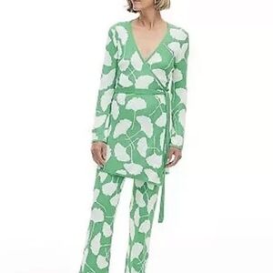 Women's Long Sleeve V-Neck‎ Ginkgo Green Sweater Wrap Top - DVF x Target XS